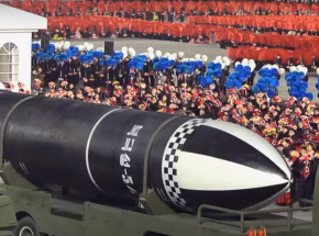 Korea Północna: zaprezentowano nowy pocisk wystrzeliwany z łodzi podwodnej