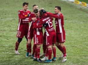 PKO Ekstraklasa: wygrana Piasta w derbach