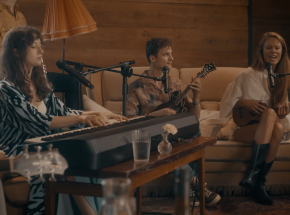 Julia Pietrucha, Kwiat Jabłoni i „Drogi proste”