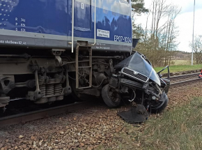 Śmiertelny wypadek na niestrzeżonym przejeździe kolejowym w Nielepie