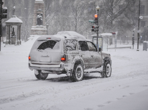 Należy zrezygnować z solenia chodników zimą - apel aktywistów do władz Warszawy