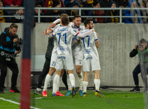 PKO Ekstraklasa: Raków pokonał Pogoń po golu Wdowiaka