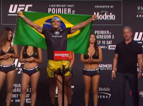 UFC 264: Gilbert Burns pokonuje Stephena Thompsona