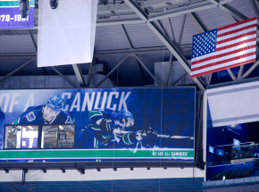 NHL: Canucks pokonali lidera, fantastyczna seria Golden Knights