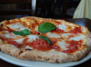 Włochy: sanepid zamknął pizzerię, w której wymyślono margheritę
