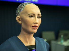 Robot Sophia trafi do sprzedaży