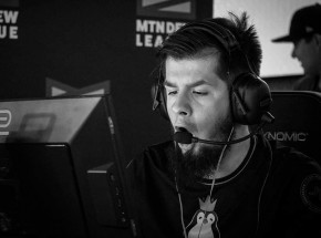 CS:GO: rallen ostatnim elementem układanki x-kom AGO