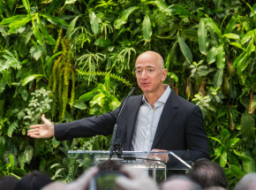 Jeff Bezos da NASA 2 mld rabatu, jeśli ta wybierze jego lądownik księżycowy