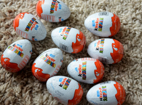 Australia: mężczyzna oskarżony o przemyt kokainy w opakowaniach na zabawki z Kinder Niespodzianki