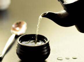 Turcja: mężczyzna dodał ślinę osoby chorej na COVID-19 do napoju szefa