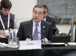 Wang Yi: „Jedyną rzeczą, jakiej pragną Chiny, jest pokój na Ukrainie”
