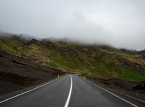 Indie: osuwisko na autostradzie. Zginęło co najmniej 10 osób 