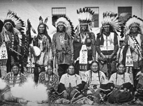 Niemieckie muzeum zwraca koszulę wodza Dakotów