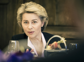 Ursula von der Leyen popiera pomysł „świadectwa szczepień”