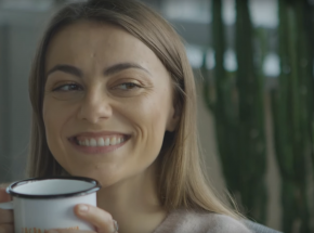 „Zagraj ze mną” - Ania Sama w czułym singlu