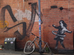 Mural Banksy'ego usunięty ze ściany w Nottingham