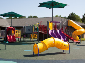 Tokio: aresztowano 5 osób, które pokryły konstrukcje na placu zabaw klejem