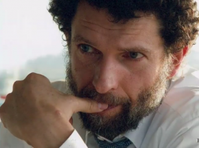 Osman Kavala przebywa 4 lata w więzieniu bez wyroku skazującego