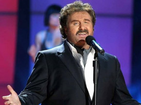 "Chciałem być piosenkarzem" - biografia Krzysztofa Krawczyka