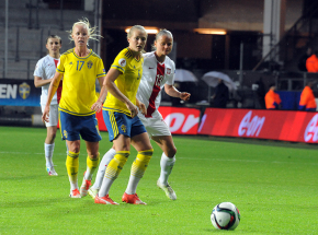 Piłka nożna kobiet: biało-czerwone z cenną lekcją futbolu od reprezentacji Szwecji