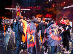 LoL - LPL: FunPlus Phoenix w finale; świetna seria na EDG