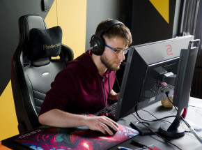 CS:GO: reatz kolejnym zawodnikiem x-kom AGO