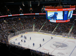NHL: Orki przerwały serię porażek, Lawiny wykończyły zawodników Seattle Kraken