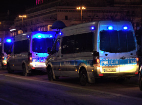 Rybnik: pijany kierowca wjechał w latarnię. Ciągnął ją za sobą kilkadziesiąt metrów