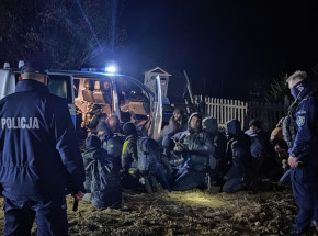 Dwie liczne grupy migrantów przedostały się na terytorium Polski 