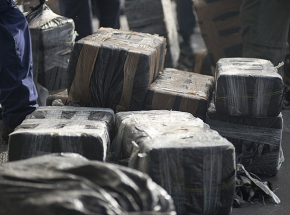 Holandia: trzy tony kokainy przejęte w pobliżu lotniska w Amsterdamie