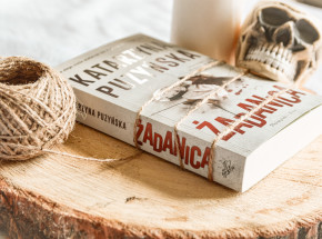 Groza i przejmująca historia w „Żadanicy” Katarzyny Puzyńskiej [RECENZJA]