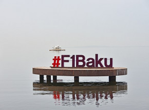 F1 — GP Azerbejdżanu: piątkowe treningi w Baku
