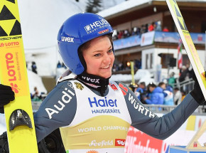 Skoki narciarskie: pierwsza w historii mistrzyni olimpijska w skokach zakończyła karierę