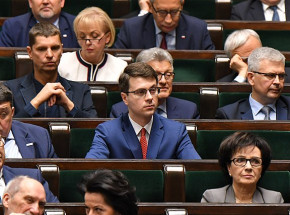 Konieczne wyrównania pensji w związku z wejściem w życie Polskiego Ładu
