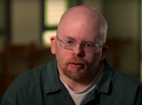 USA: mężczyzna, który zamordował dziecko w wieku 13 lat, został zwolniony warunkowo