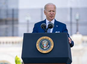Joe Biden zatwierdził nowy pakiet pomocy na rzecz Ukrainy o wartości blisko 40 mld dolarów