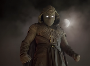 Oscar Isaac rozmawa ze swoimi osobowościami w nowym spocie "Moon Knighta"