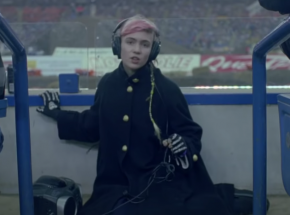 Grimes sprzedaje cyfrową kolekcję sztuki za 6 milionów dolarów