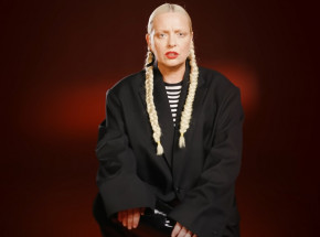 Nosowska prezentuje singiel pt. „Przytomna” i zapowiada płytę