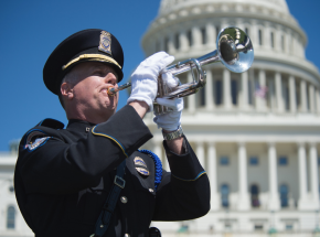 Oficer policji Kapitolu popełnił samobójstwo po środowych zamieszkach