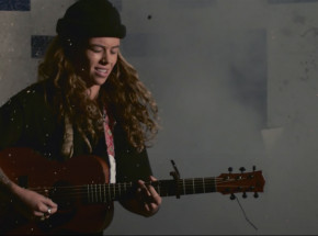 Tash Sultana, australijska multiinstrumentalistka, została twarzą okładki magazynu Rolling Stone