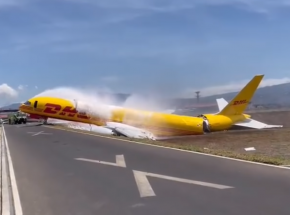 Kostaryka: Boeing 757 wypadł z pasa podczas awaryjnego lądowania