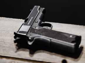 Zatrzymano 12 Polaków w związku z przemytem broni