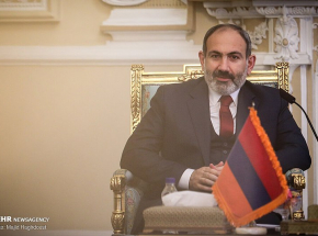 Armenia: opozycjoniści wtargnęli do budynku rządowego