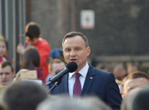 Skierowano akt oskarżenia przeciwko Jakubowi Żulczykowi za obrażanie prezydenta