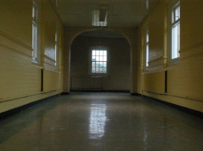 Zamknięty w zakładzie psychiatrycznym bez wysłuchania przez sąd. SN uchylił orzeczenie po 7 latach