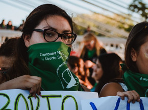 Ekwador: parlamentarzyści zatwierdzili dekryminalizację aborcji w przypadku gwałtu