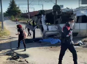 Turcja: zderzenie busa z pociągiem. Zginęło 6 osób