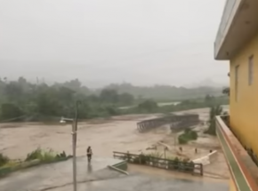 Portoryko: powodzie i brak prądu po uderzeniu huraganu