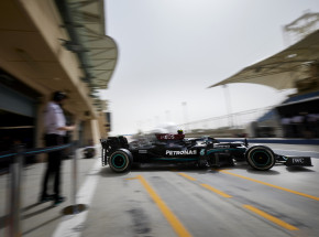 Formuła 1: skrót trzeciego treningu + kwalifikacji Bahrajn 2021